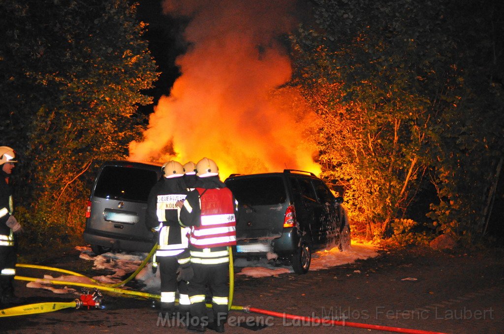 Wieder brennende Autos in Koeln Hoehenhaus P091.JPG